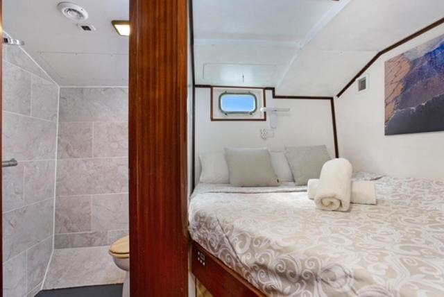 Charming Boat In Barcelona - Perfect Getaway Hotel Sant Adria de Besos Exterior foto